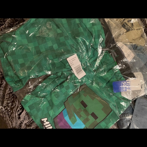 Oshkosh Boys clothes - Picture 3 of 7